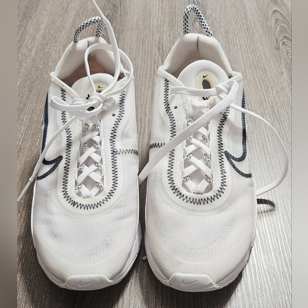 Womens Nike 2090's cream and white size 6.5